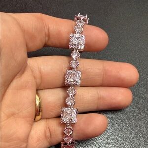 Sterling Silver with AAACZ Bracelet perfect for everyday or special occasion.